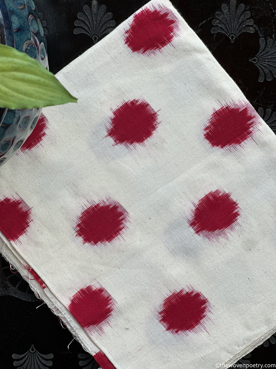 POCHAMPALLY IKAT IVORY AND RED COTTON BLOUSE PIECE