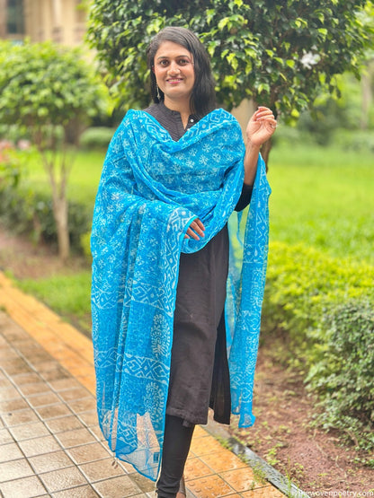 NEELA AASMAAN