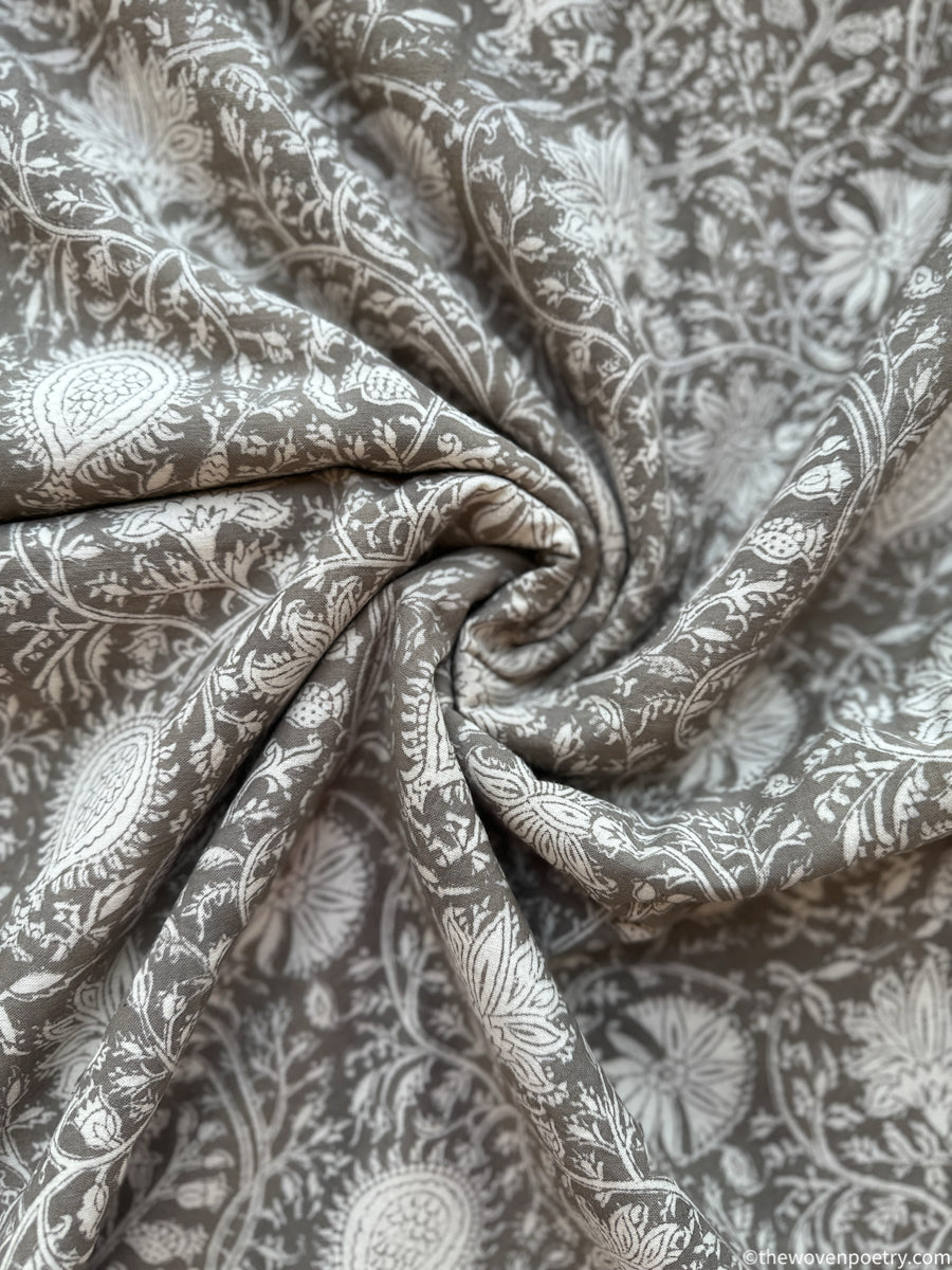 MONOCHROME PAISLEY (PER METRE)