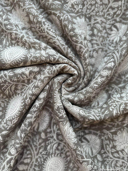 MONOCHROME PAISLEY (PER METRE)
