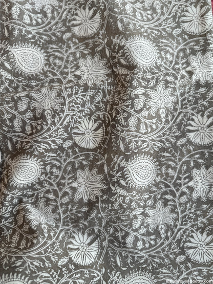 MONOCHROME PAISLEY (PER METRE)
