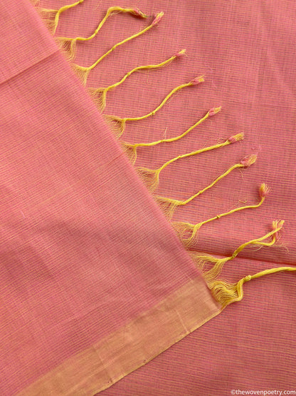 Handloom peach saree texture